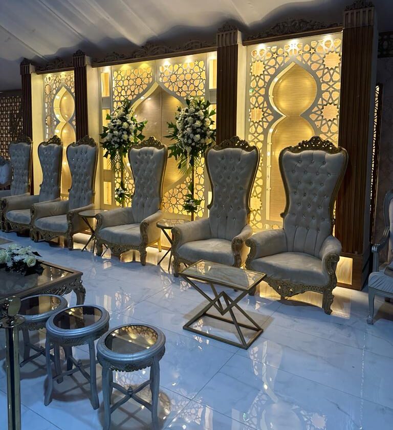  كراسي وطاولات للحفلات بالكويت
